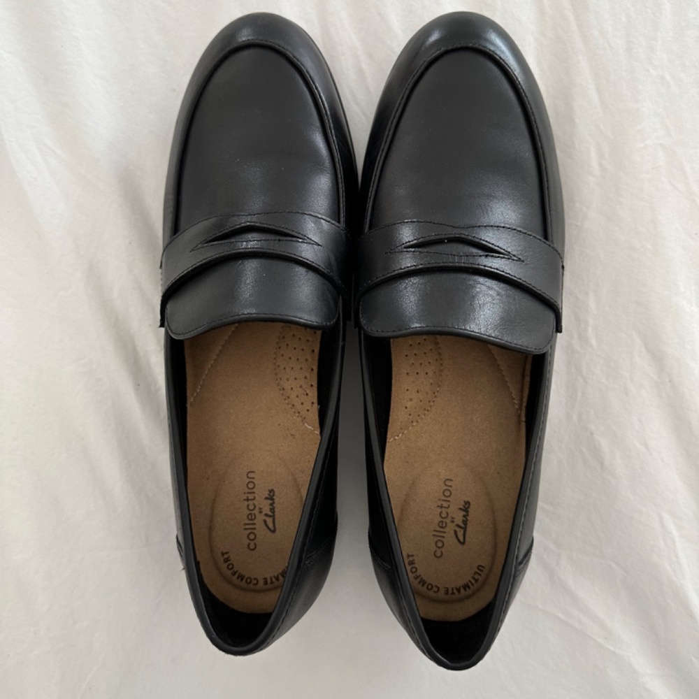 NWT Clark’s Black Leather Loafers - Picture 3 of 3